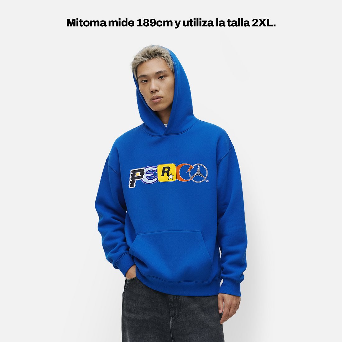 Sweat à capuche bleu avec logos
