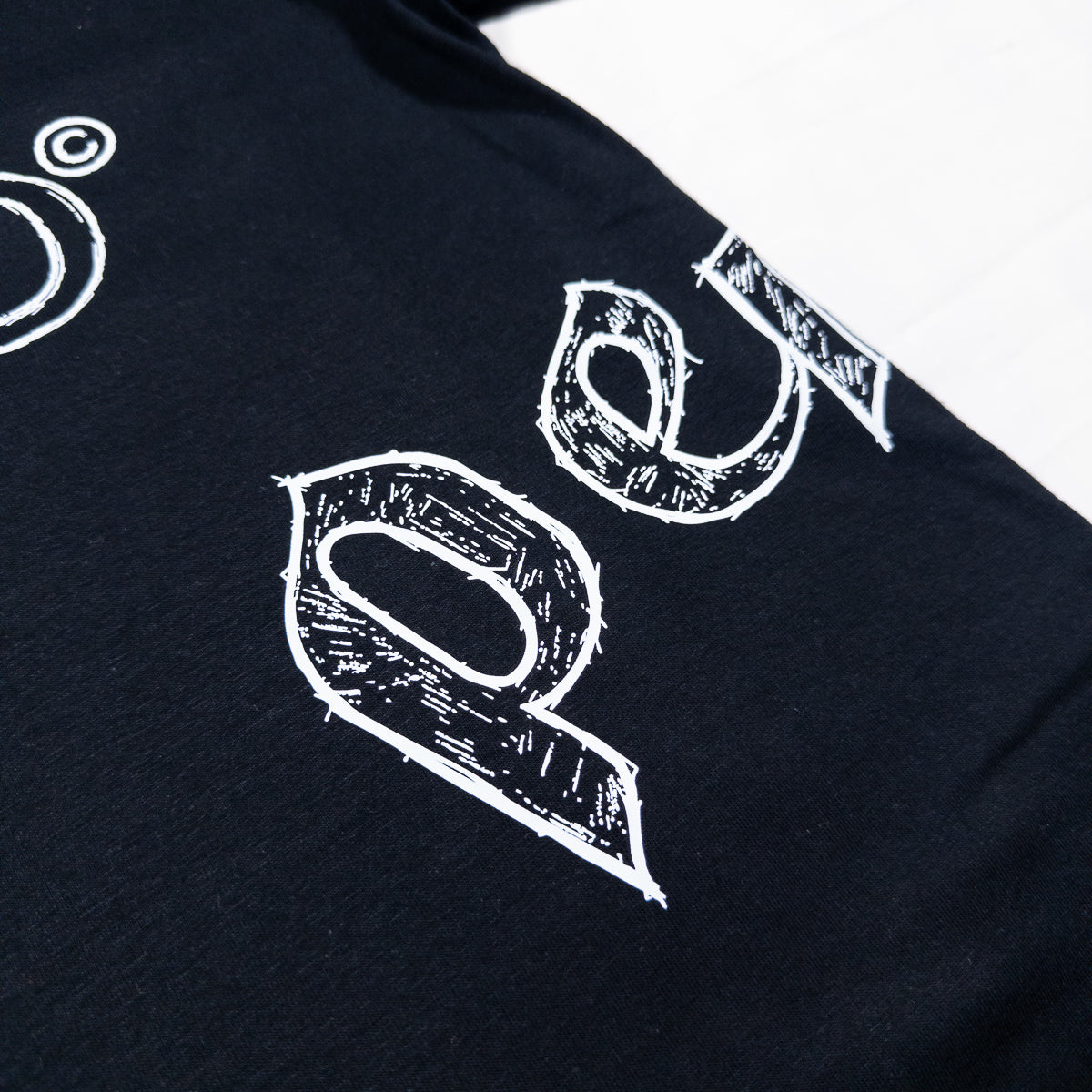LE T-SHIRT DÉMON BLANC